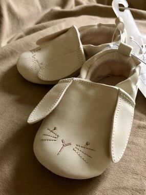 NWT cloud Island infant slippers